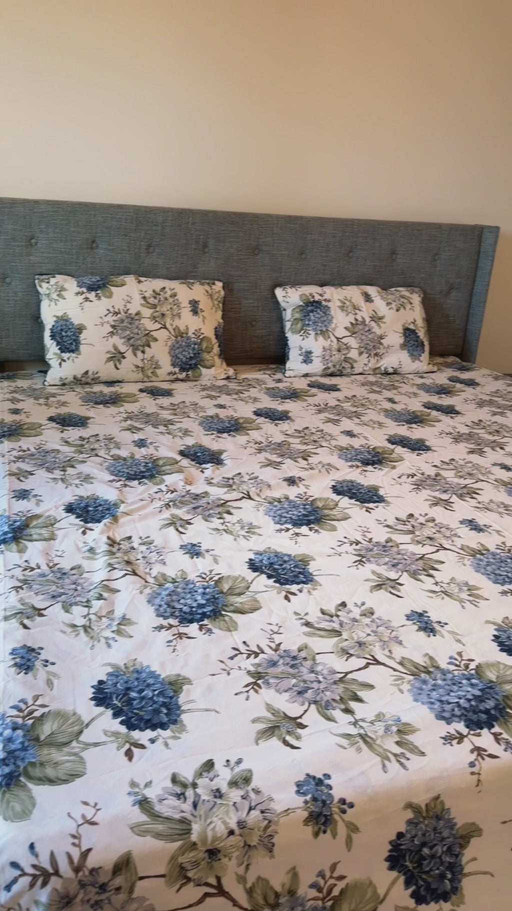 King~Beautiful Floral Bedsheet