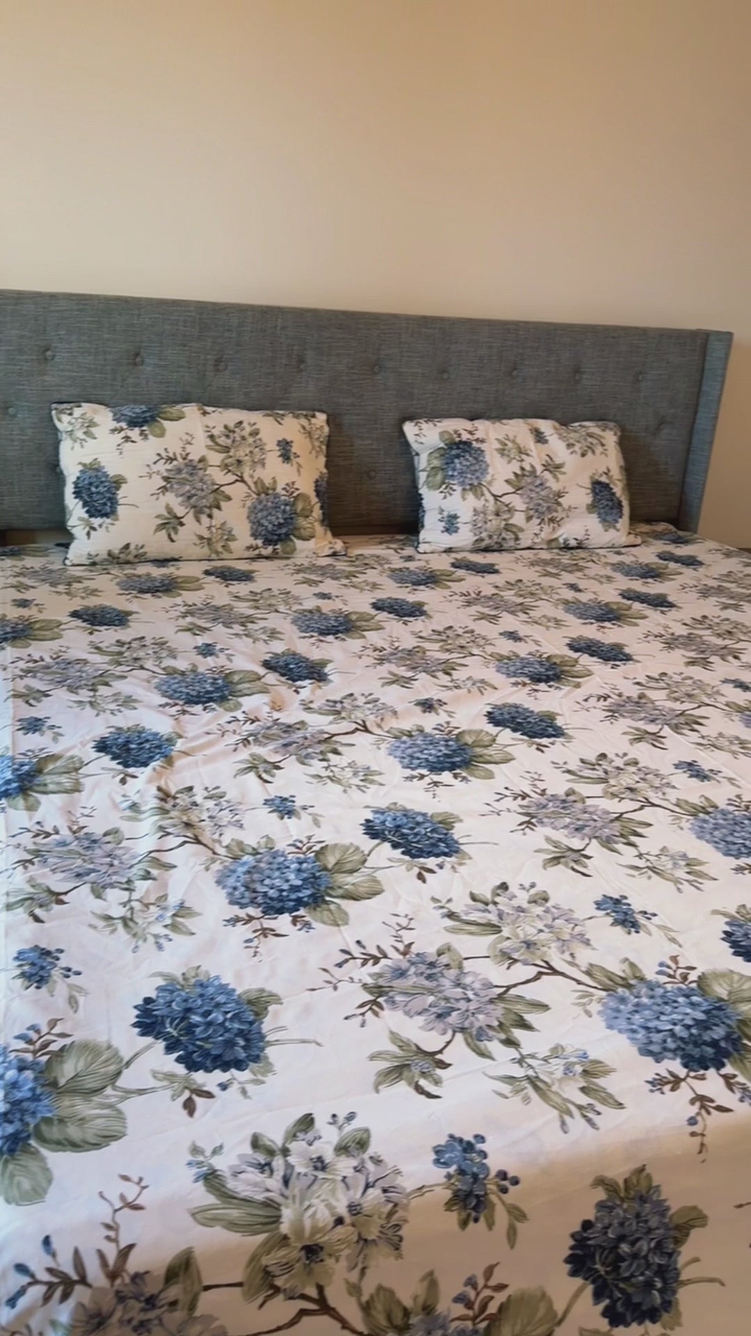 King~Beautiful Floral Bedsheet